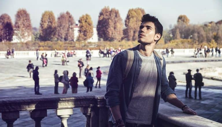 如何向女生介绍自己，让她心生向往！