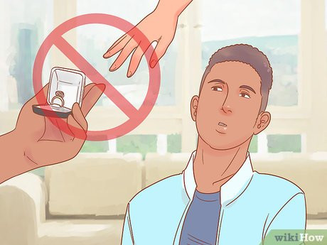 Step 4 Understand that asking for her number is not a marriage proposal.